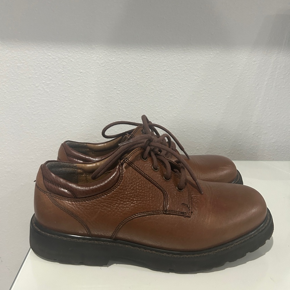 Dockers shelter plain toe oxford stain resistant, oil resistant brown shoes
